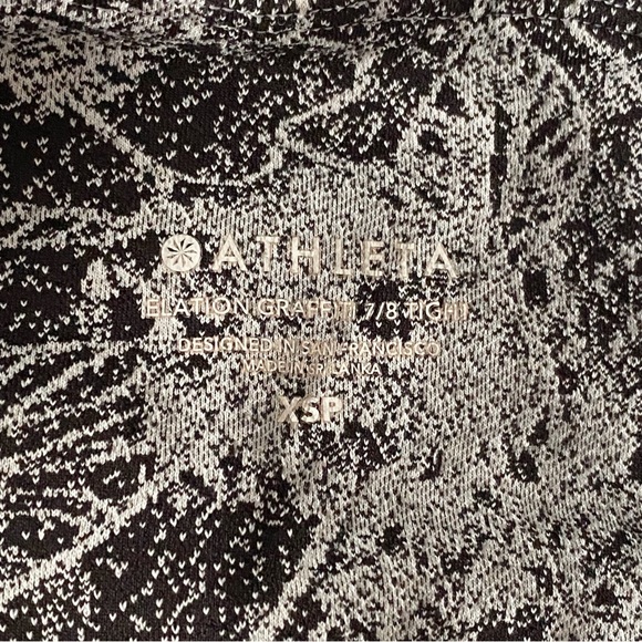 Women’s Athleta Elation Graffiti Black and White Patterned Leggings (size XS P) - Picture 8 of 8